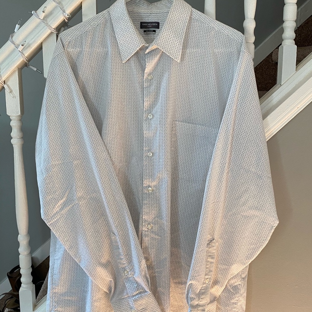 Van Heusen - Men’s Dress Shirt